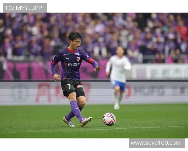 京都不死鸟与福冈黄蜂激战正酣精彩瞬间回顾与分析 京都不死鸟与福冈黄蜂激战正酣精彩瞬间回顾与分析