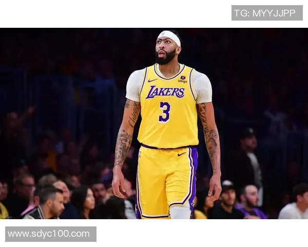 2018年11月4日湖人与开拓者的激烈对决回顾与精彩瞬间分析